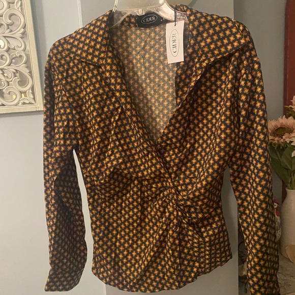 Pretty Print Blouse - Picture 2 of 2